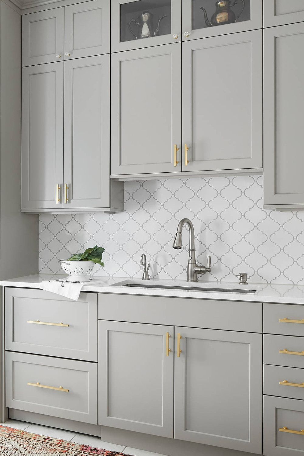 Kitchen cabinet